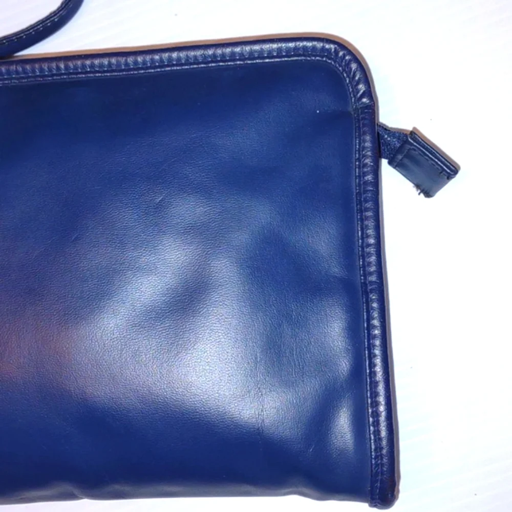 😸Makeup Bag 💄 or Small Wristlet in Navy (FREE WITH $30 ORDER JUST BUNDLE!